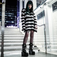 Punk Gothic długi Unisex sweter 2021 lato kobiety paski fajne Hollow Out Hole Broken Jumper Loose Rock cienki ciemny Streetwear Top 6